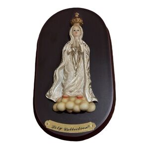 Lily Collection Wooden Plaque with Statue of Our Lady of Fatima, Virgin Mary